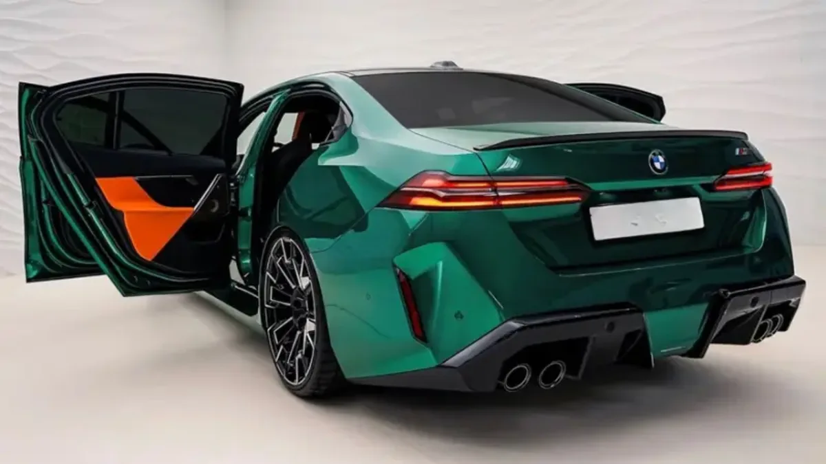 BMW M5 2026: Hybrid V8 Power, 717 HP Performance, and Luxury Features